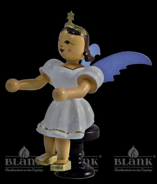 EKF020 Kurzrockengel sitzend mit Hocker für EKF 021, farbig